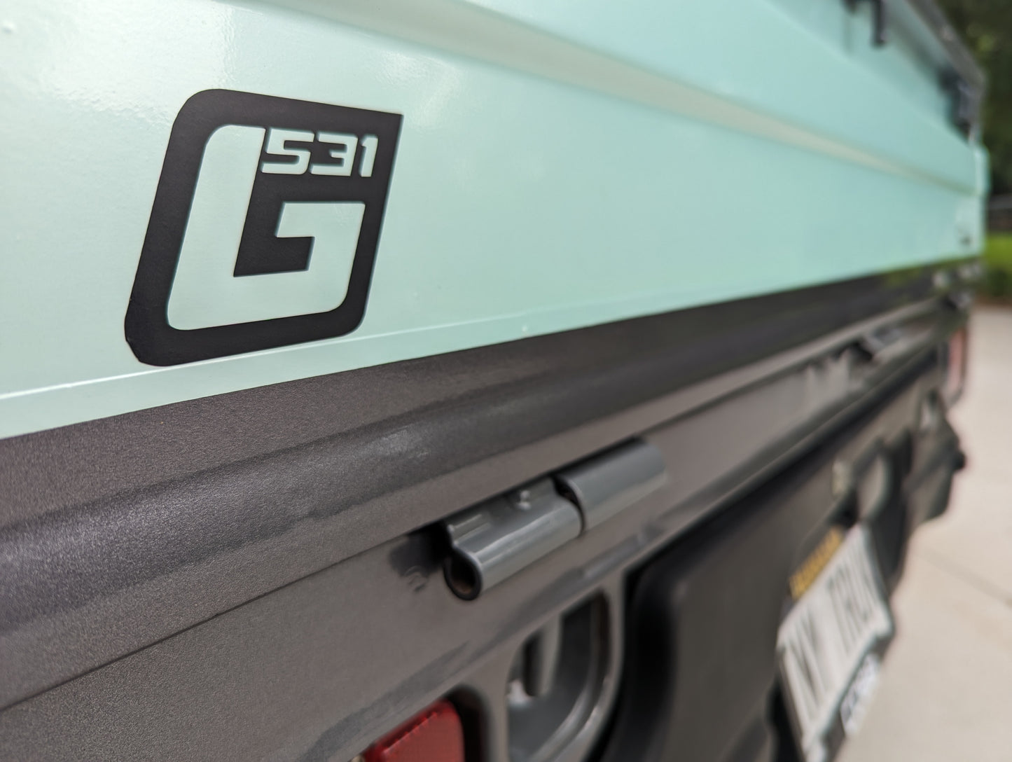 G531 logo decal